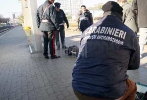 rimini-stazione-ferroviaria-allarme-bomba-artificeri-polizia-carabinieri-8-dicembre-foto-18-2