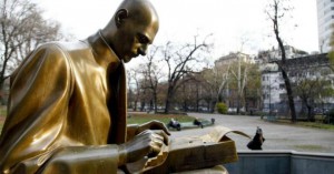 statua-montanelli-milano-1200-690x362