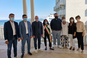 Giunta a Rimini Bonaccini a Riccione incontro enti locali e associazioni categoria comparto turistico