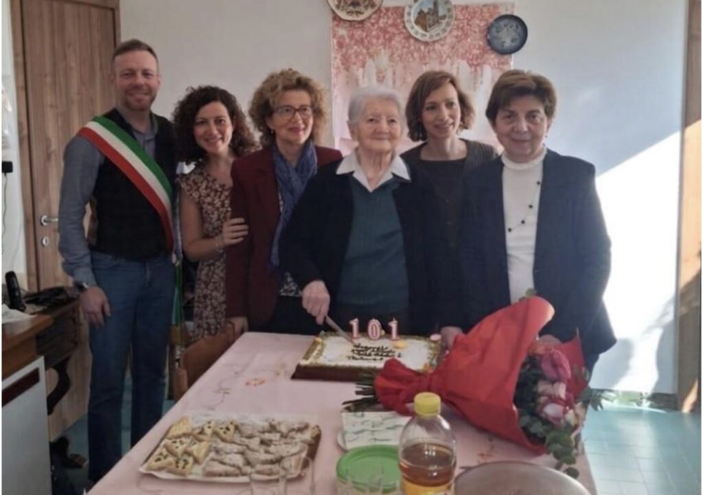 Ravenna - Palma Piccinini festeggia 101 anni: l'abbraccio della città