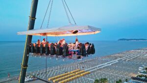 Riccione - Dinner in the Sky: dal 24 al 28 giugno cena tra le nuvole